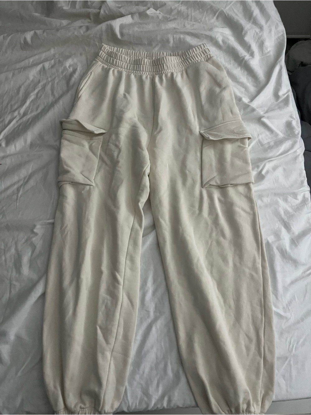 OAK + FORT Cream Cargo Jogger Pants
